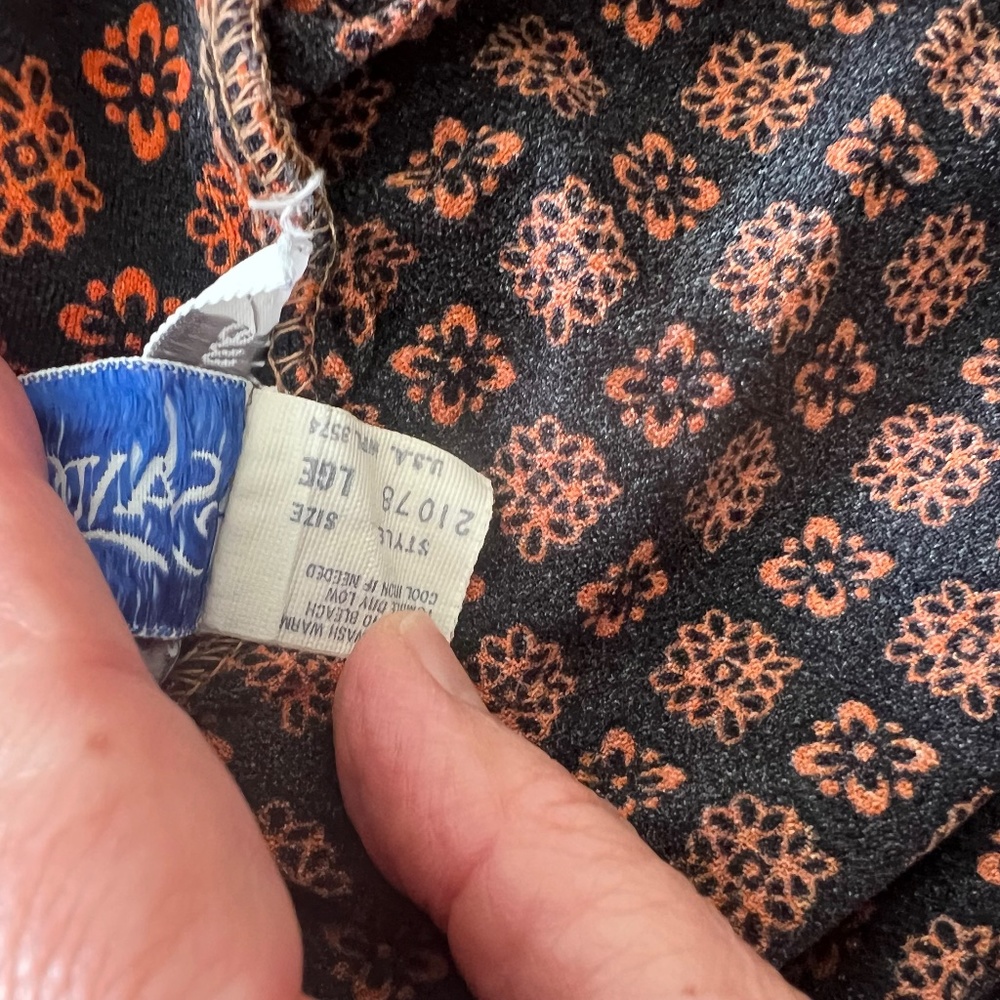 Saks Fifth Avenue Wrap Around Skirt Large - Picture 8 of 9